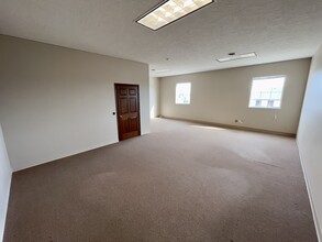 810 E 56th St, Kearney, NE à louer Photo intérieure– Image 2 sur 2