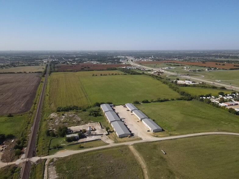 900 Utility Rd, Sanger, TX à louer - Aérien – Image 3 sur 8