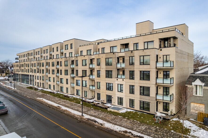 37 Av Broadway, Montréal, QC à louer - Photo de l’immeuble – Image 2 sur 3