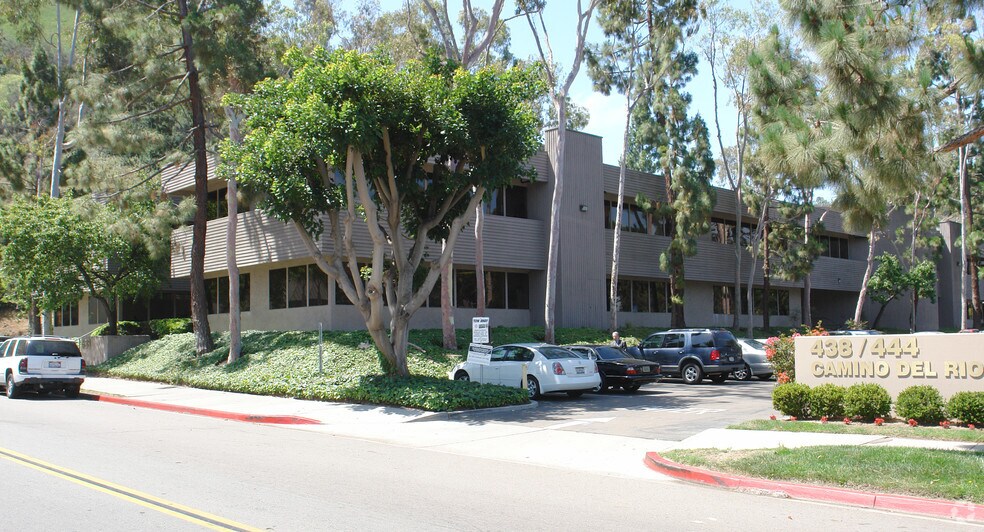 438 Camino del Rio S, San Diego, CA à louer - Photo de l’immeuble – Image 3 sur 5