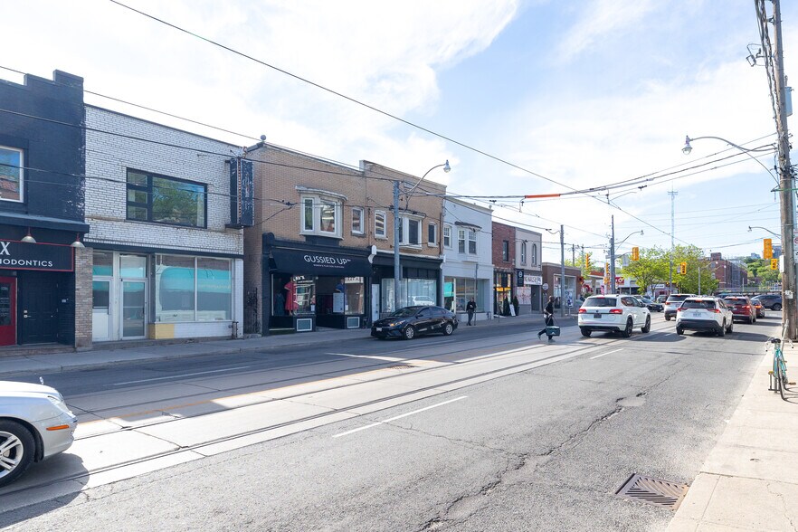 1088 Bathurst St, Toronto, ON à vendre - Photo de l’immeuble – Image 2 sur 14