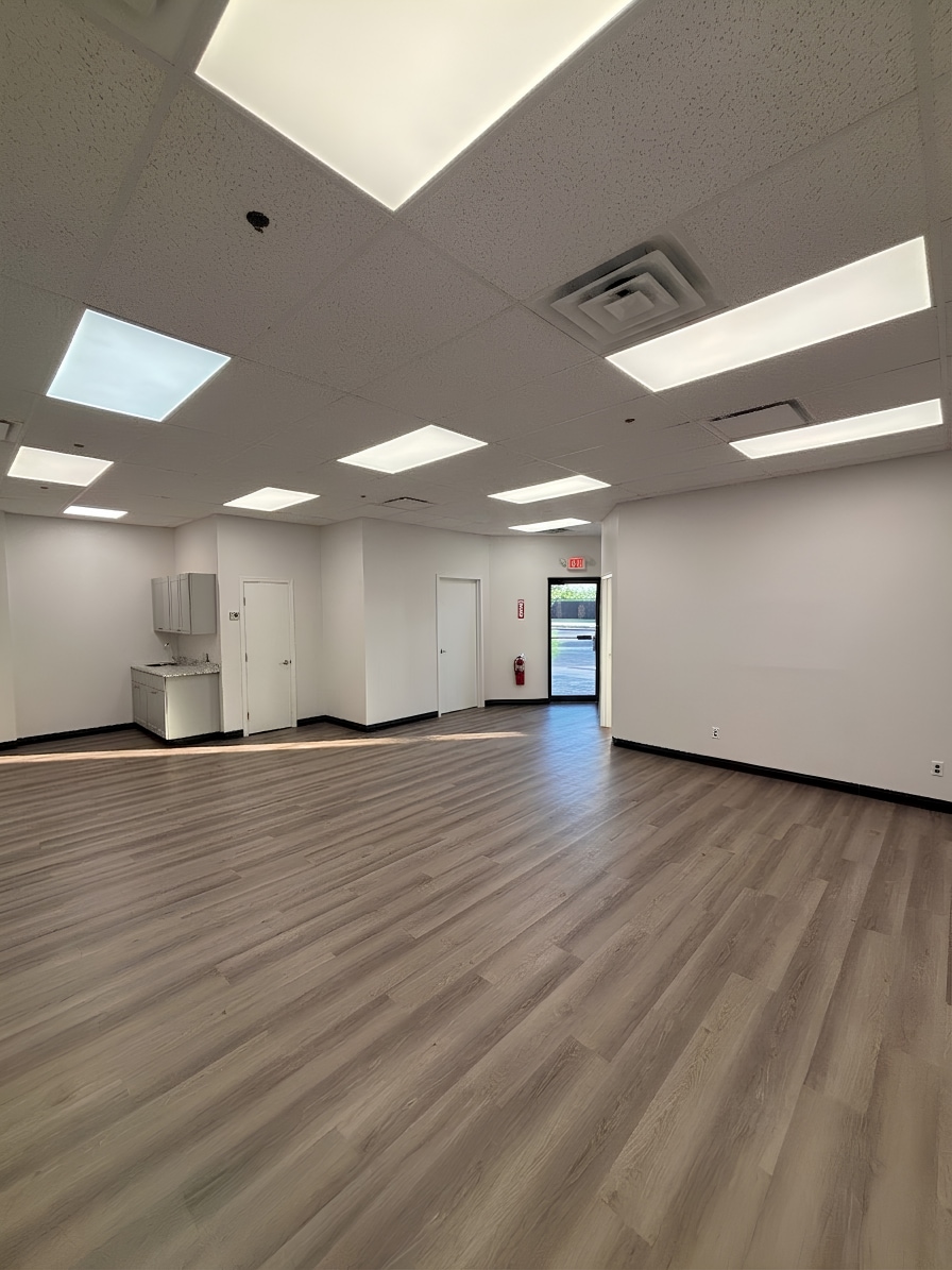 260-286 Newtown Rd, Plainview, NY à louer Photo intérieure– Image 1 sur 2