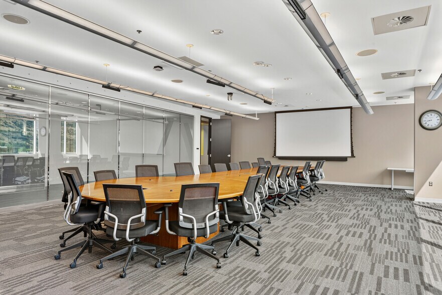 6350 S 3000 E, Salt Lake City, UT à louer - Photo de l’immeuble – Image 3 sur 14