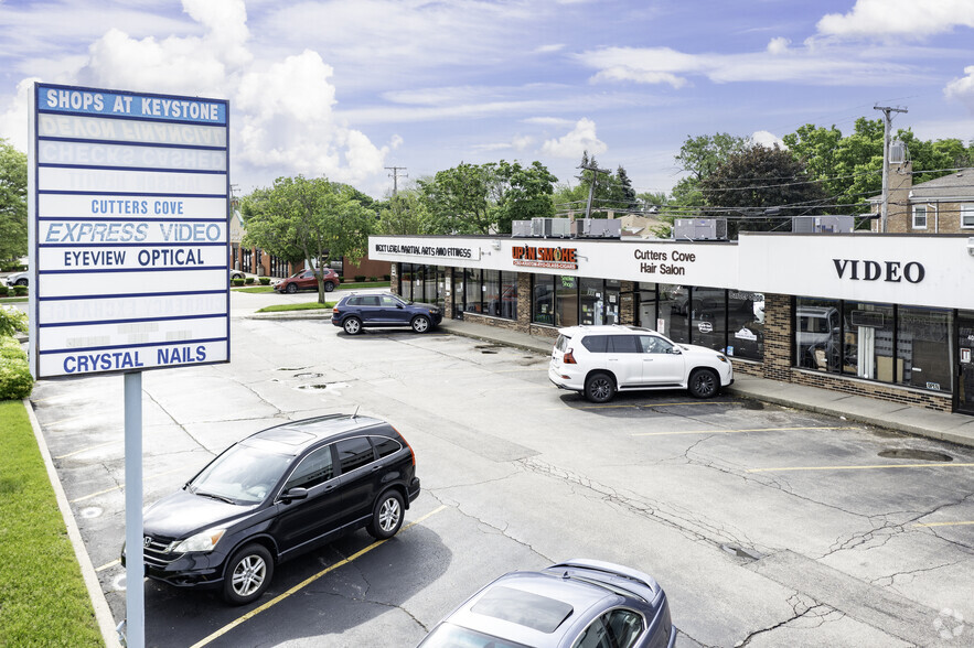4033-4049 Oakton St, Skokie, IL à louer - Photo de l’immeuble – Image 2 sur 5