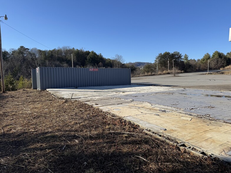 299 Jf Robinson Ln, Mars Hill, NC à vendre - Photo de l’immeuble – Image 3 sur 11