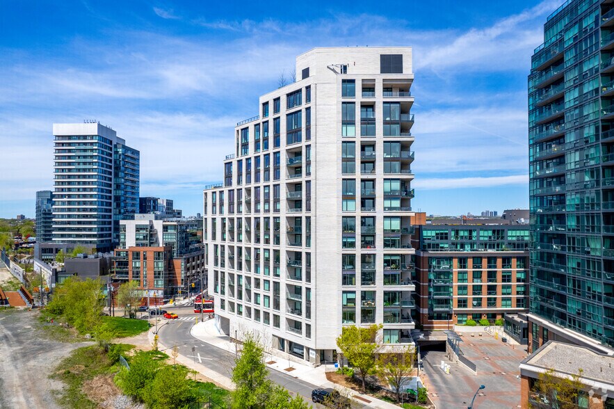 1181 Queen St W, Toronto, ON à louer - Photo de l’immeuble – Image 2 sur 4