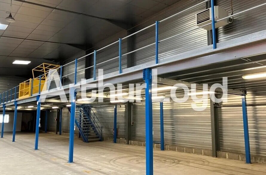 Industriel/Logistique dans Mondeville à vendre - Photo intérieure – Image 2 sur 2