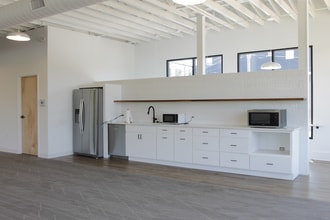 33 Georgia Ave SE, Atlanta, GA à louer Photo intérieure– Image 1 sur 7