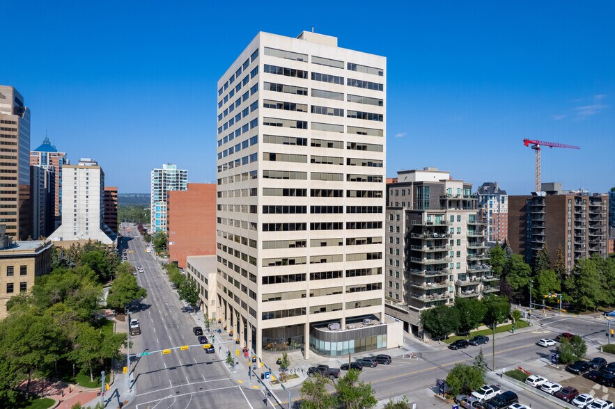 700 4 Av SW, Calgary, AB à louer - Photo principale – Image 1 sur 6