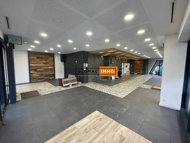 Plus de détails pour Local commercial à louer