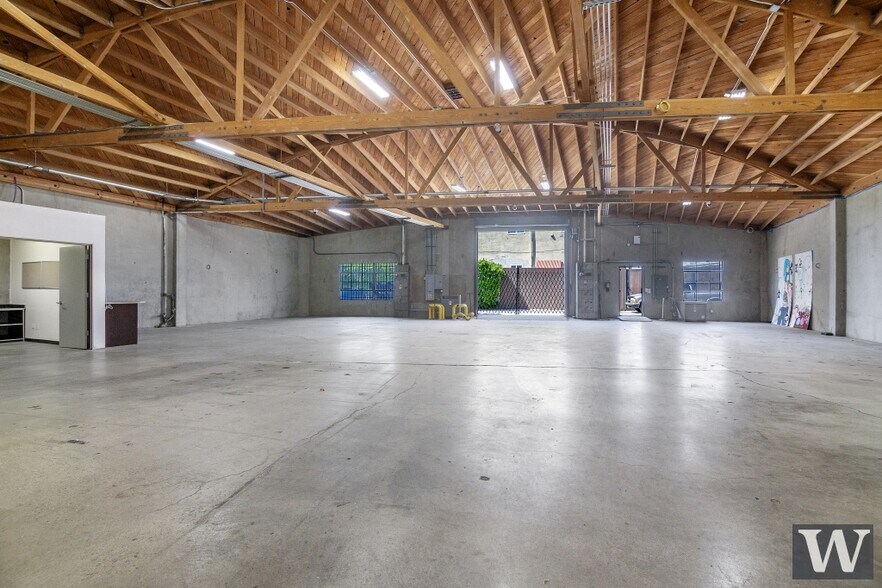 5645-5655 W. Adams Boulevard Blvd, Los Angeles, CA à louer - Photo de l’immeuble – Image 1 sur 17