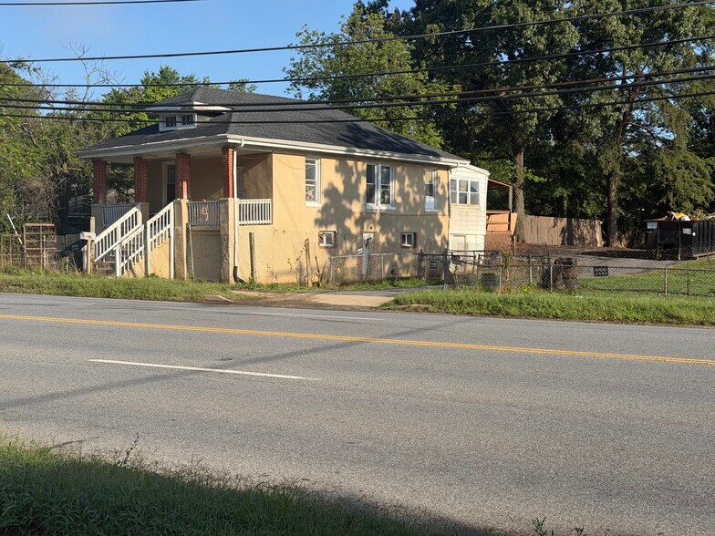 5516 Sheriff Rd, Capitol Heights, MD à louer - Photo de l’immeuble – Image 1 sur 9
