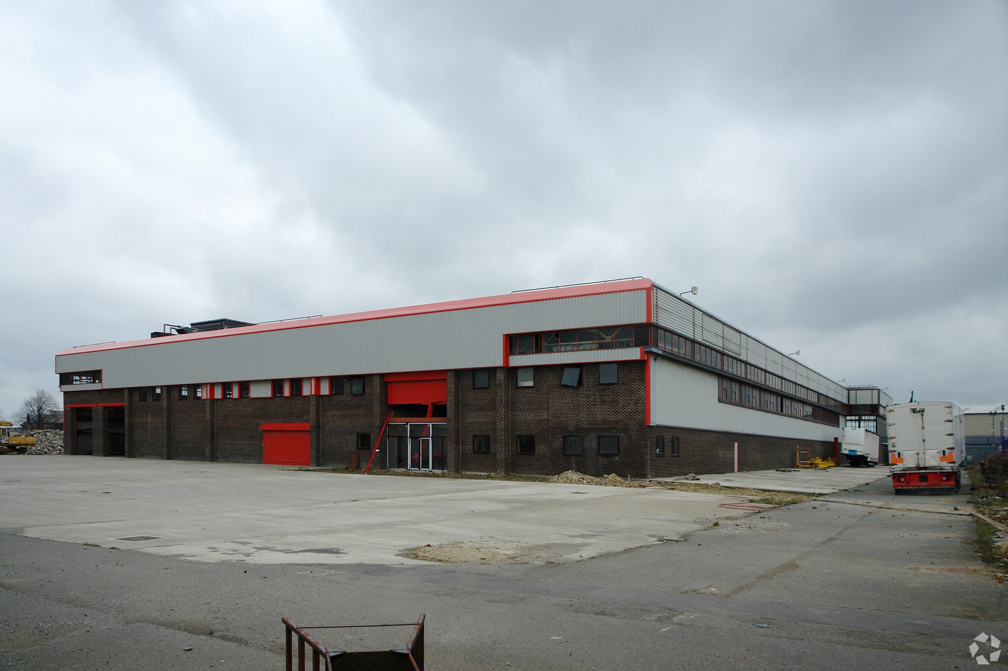 247 Sticker Ln, Bradford à louer Photo principale– Image 1 sur 2