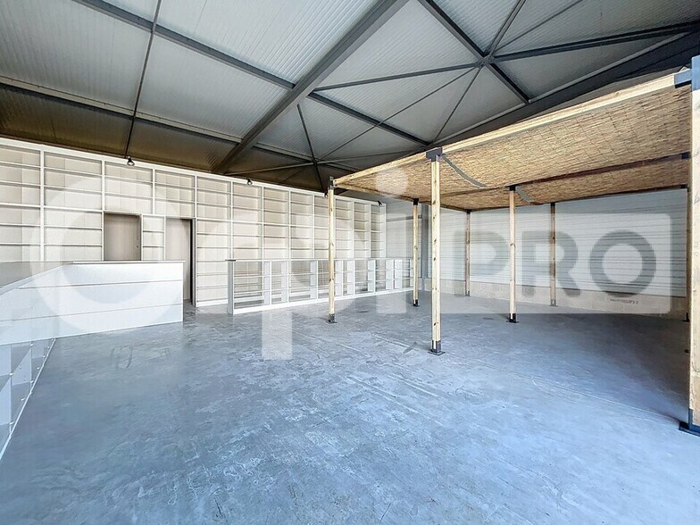 Local commercial dans Rantigny à louer - Photo intérieure – Image 2 sur 6