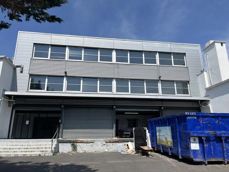 Local d’activités dans Nanterre à louer - Photo de l’immeuble – Image 2 sur 11