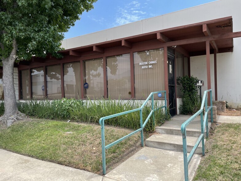 1445 W Brooks St, Ontario, CA à louer - Photo de l’immeuble – Image 3 sur 10