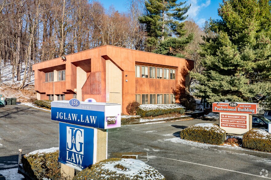 100% Occupied Office Park | NOI $158,00+ portefeuille de 2 biens à vendre sur LoopNet.fr - Photo de l’immeuble – Image 3 sur 27