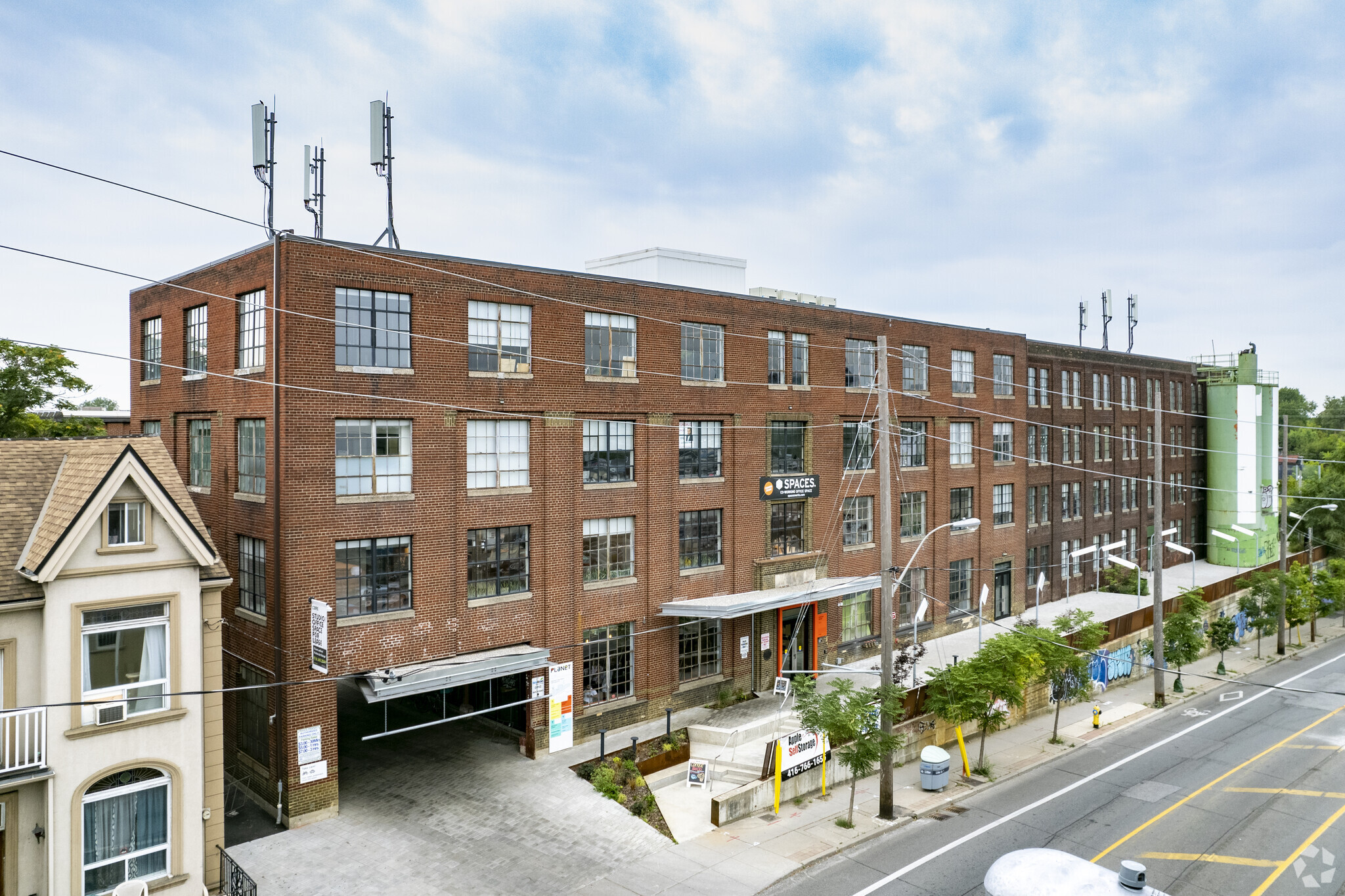 1655 Dupont St, Toronto, ON à louer Photo principale– Image 1 sur 11