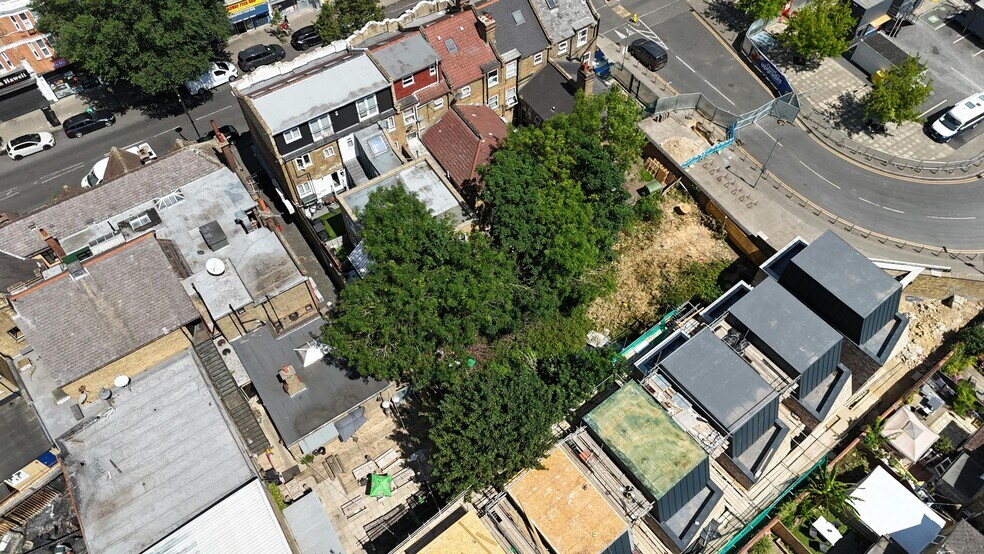 110 Uxbridge Rd, Londres à vendre - Photo de l’immeuble – Image 3 sur 7