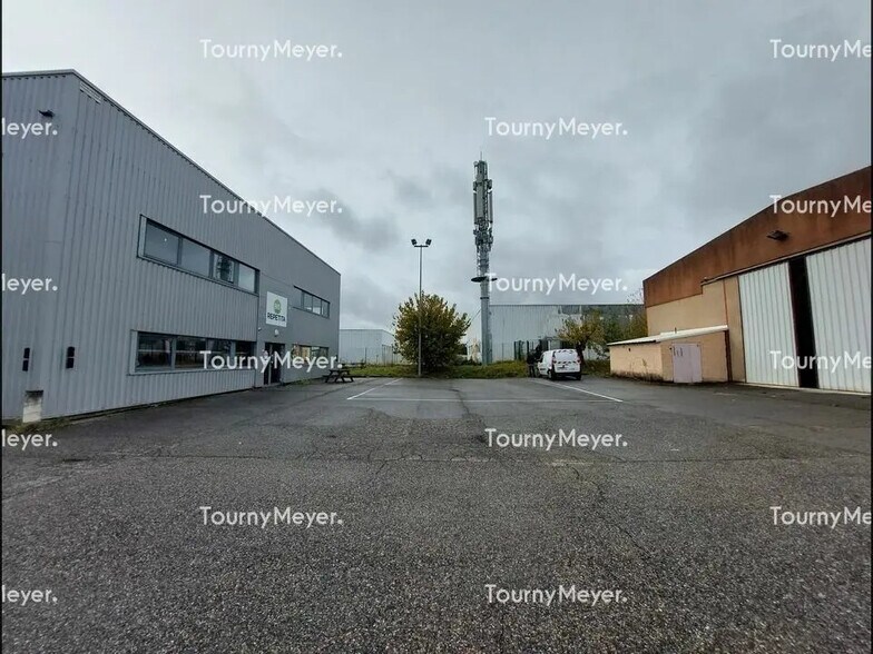 Local d’activités dans L'Union à louer - Photo de l’immeuble – Image 3 sur 12