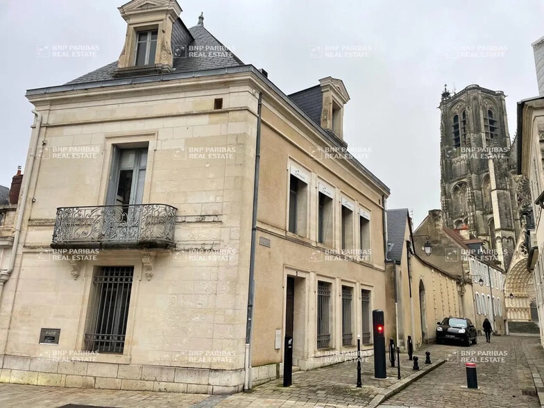 Bureau dans Bourges à vendre - Photo de l’immeuble – Image 2 sur 12