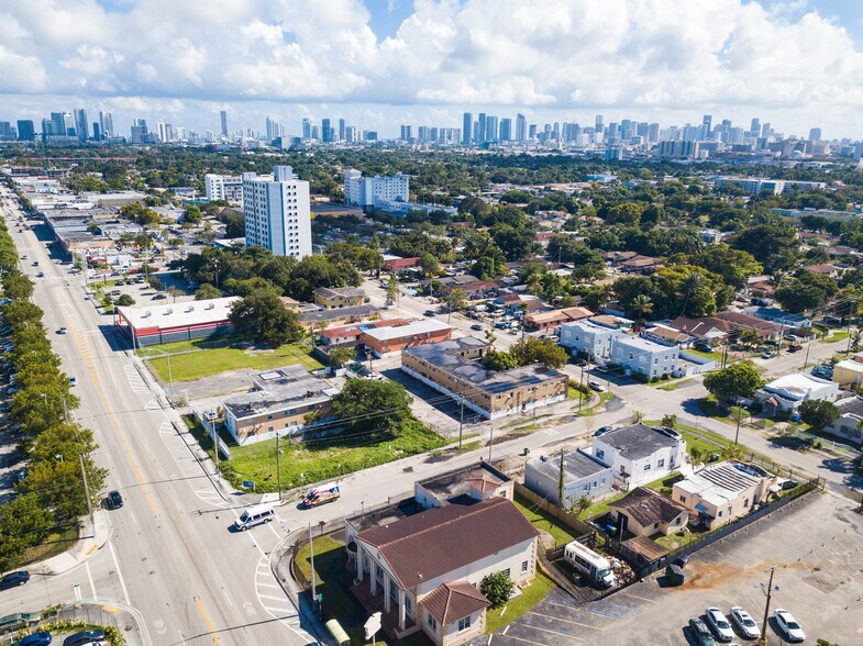 1880 NW 36th St, Miami, FL à vendre - Photo de l’immeuble – Image 2 sur 10