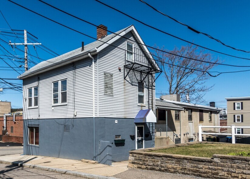 25-29 Spring St, Waltham, MA à vendre - Photo de l’immeuble – Image 2 sur 6