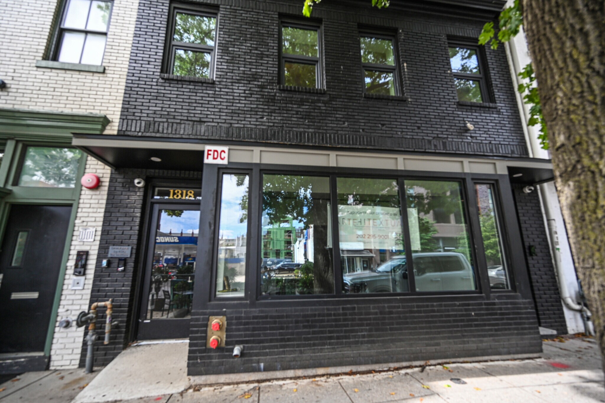 1318 9th St NW, Washington, DC à vendre Photo de l’immeuble– Image 1 sur 5