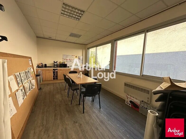 Local d’activités dans Cesson-Sévigné à louer - Photo de l’immeuble – Image 3 sur 5