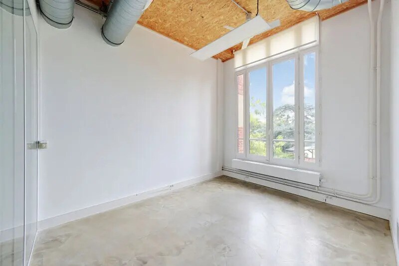 Bureau dans Nanterre à louer - Photo de l’immeuble – Image 3 sur 23