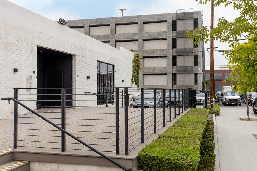 718-726 Mateo St, Los Angeles, CA à louer - Photo de l’immeuble – Image 3 sur 20