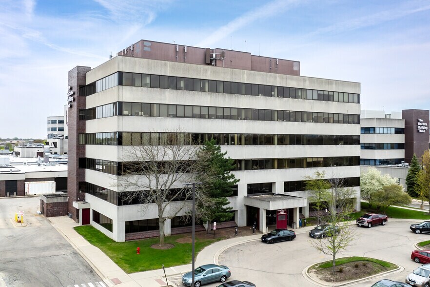 1585 N Barrington Rd, Hoffman Estates, IL à vendre - Photo de l’immeuble – Image 1 sur 10
