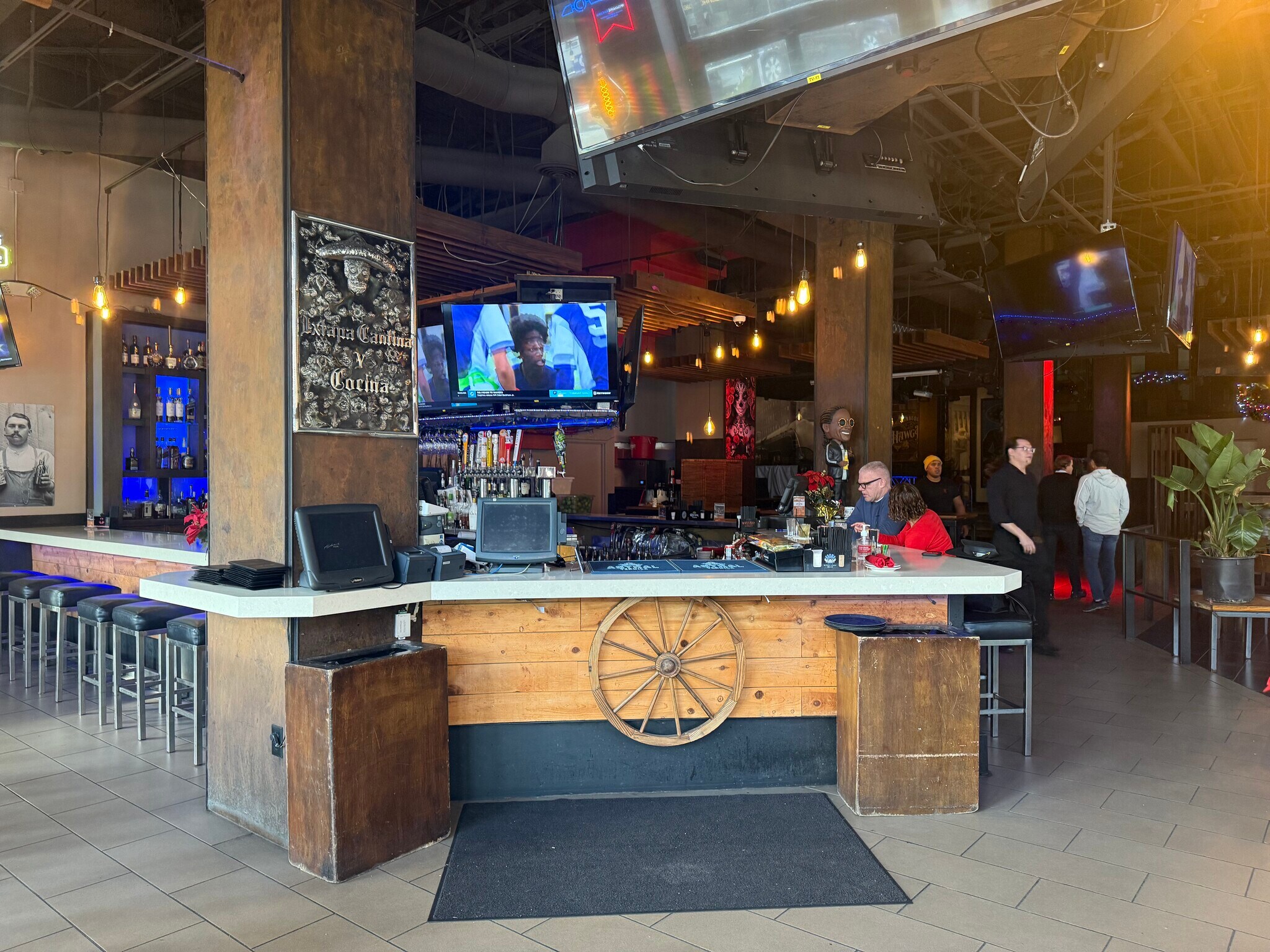 119 E Colorado Blvd, Pasadena, CA à louer Photo de l’immeuble– Image 1 sur 26