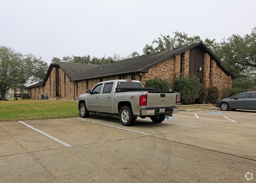 2095 W Main St, League City, TX à louer - Photo de l’immeuble – Image 3 sur 3