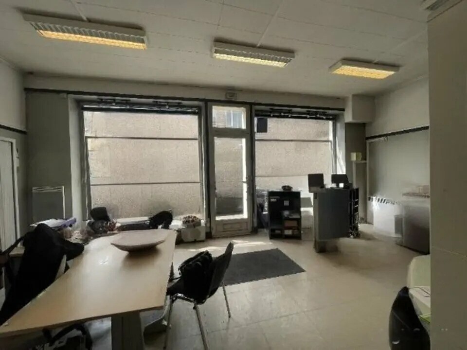 Local commercial dans Reims à louer Photo de l’immeuble– Image 1 sur 7