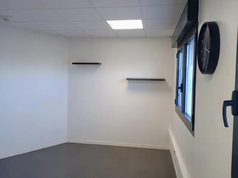 2 Rue Geneviève Antonioz De Gaulle, Saint-Vallier à louer - Photo intérieure – Image 3 sur 7