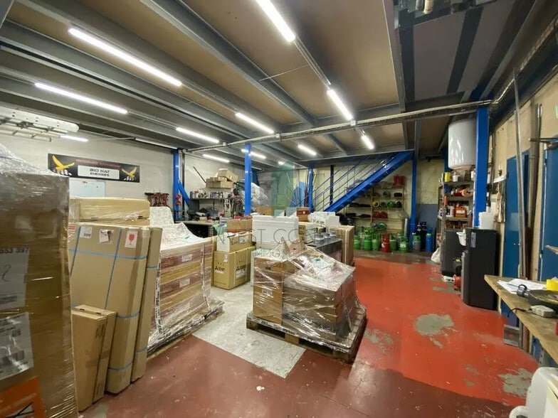 Local d’activités dans Eaubonne à louer - Photo de l’immeuble – Image 1 sur 12