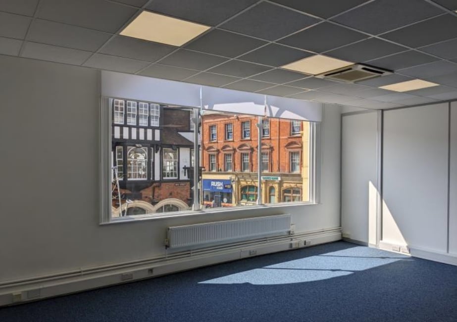 High St, Redhill à louer Photo intérieure– Image 1 sur 2