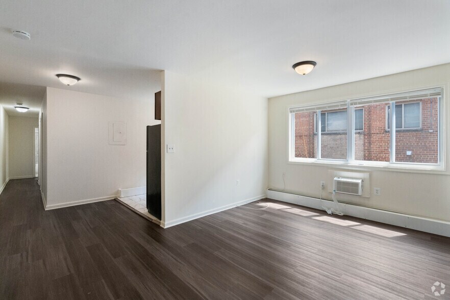 4951 G St SE, Washington, DC à vendre - Photo intérieure – Image 2 sur 19