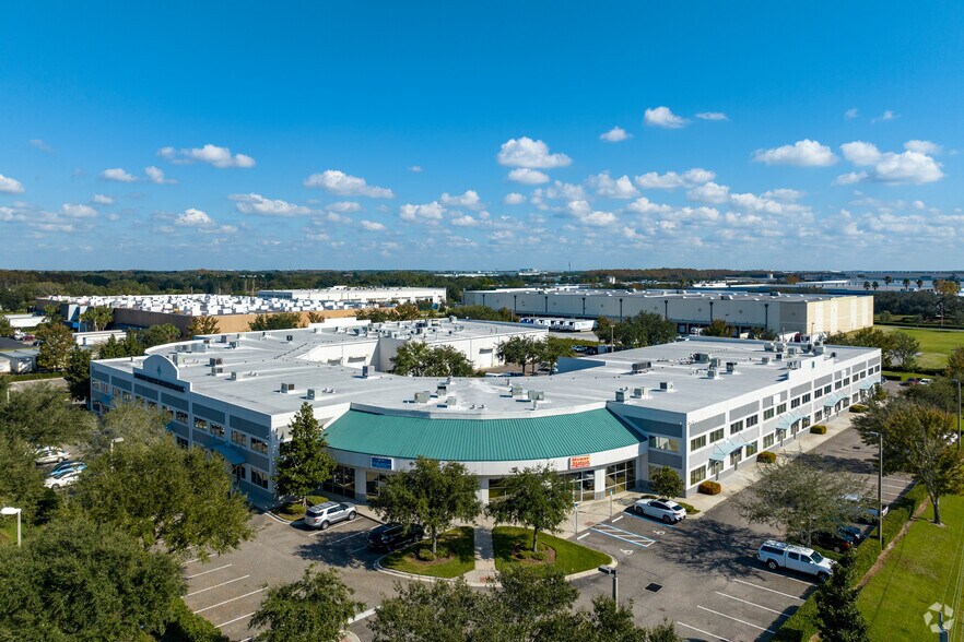 10501 S Orange Ave, Orlando, FL à vendre - Photo de l’immeuble – Image 3 sur 11