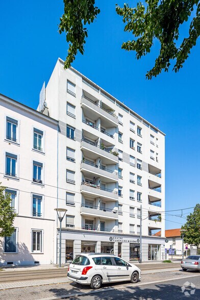 Bureau dans Lyon à louer - Photo de l’immeuble – Image 2 sur 2