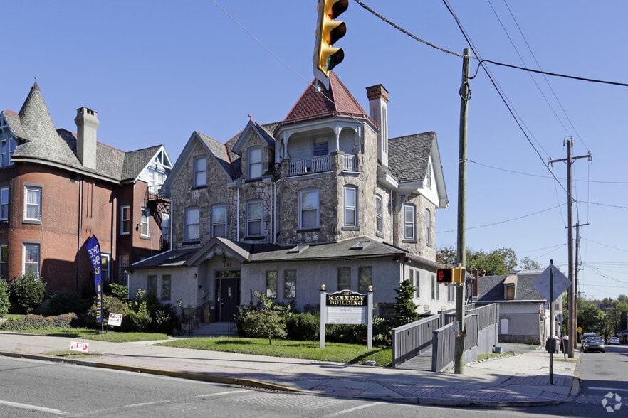1102 Dekalb St, Norristown, PA à vendre - Photo principale – Image 1 sur 7
