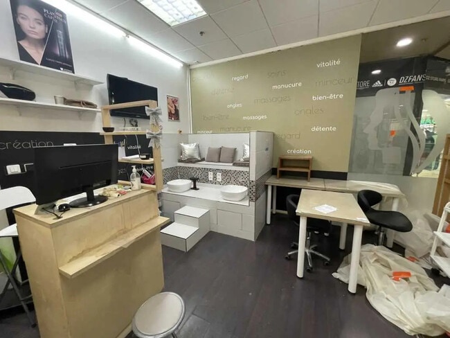 Plus de détails pour Local commercial à louer