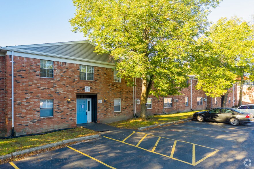 725 Washington St, Monroe, MI à vendre - Photo de l’immeuble – Image 2 sur 36