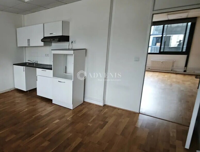 Bureau dans Joué-lès-Tours à vendre - Photo de l’immeuble – Image 3 sur 12