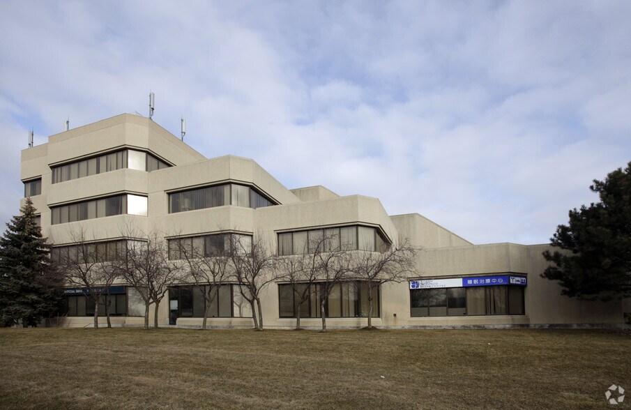 4040 Finch Ave E, Toronto, ON à louer - Photo de l’immeuble – Image 2 sur 15