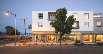 116 E Yanonali St, Santa Barbara, CA à louer Photo de l’immeuble– Image 1 sur 11