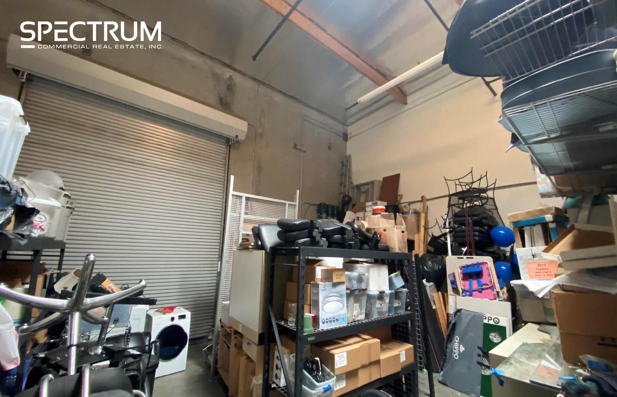 26450 Ruether Ave, Santa Clarita, CA à louer Photo de l’immeuble– Image 1 sur 4