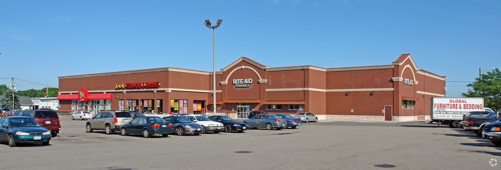 803 Montauk Hwy, Shirley, NY à louer - Photo de l’immeuble – Image 2 sur 15