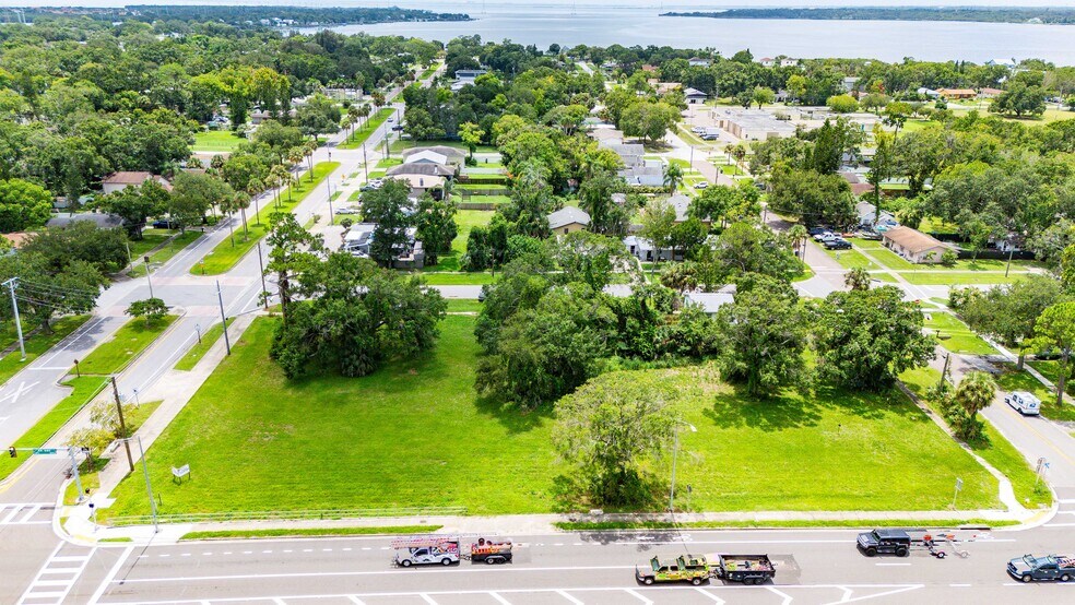205 Chestnut St, Oldsmar, FL à vendre - Photo de l’immeuble – Image 3 sur 5